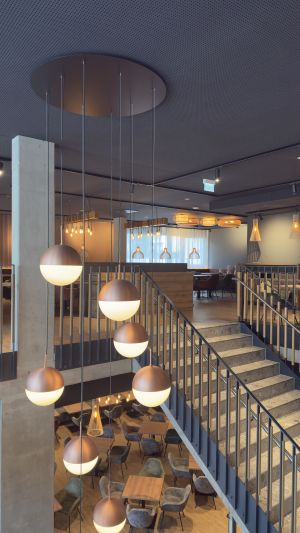 Überblick von Innen, auf die zwei Stockwerke des Restaurants.